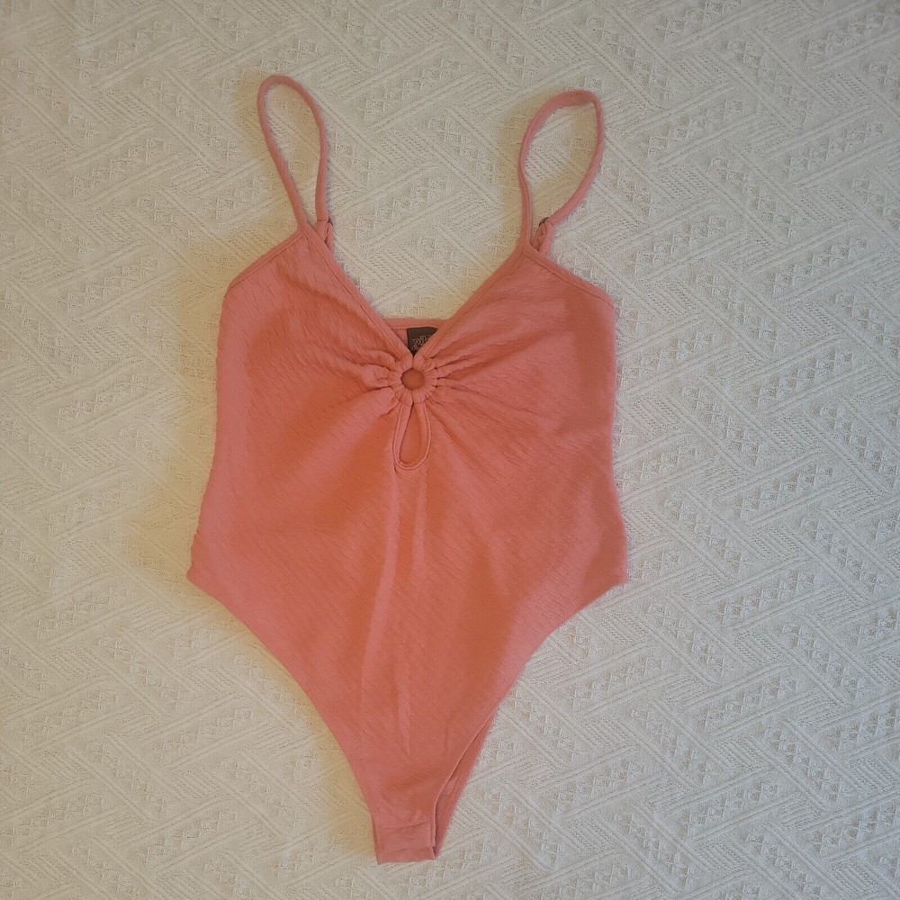 Wild Fable Coral Pink Keyhole Bodysuit Size Medium NWOT